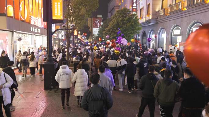 4k江汉路商业街跨年人流拥挤