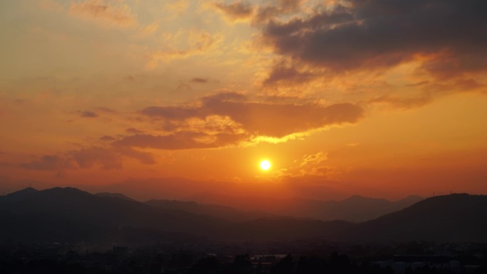 山上日落延时傍晚天空夕阳延时太阳下山延时