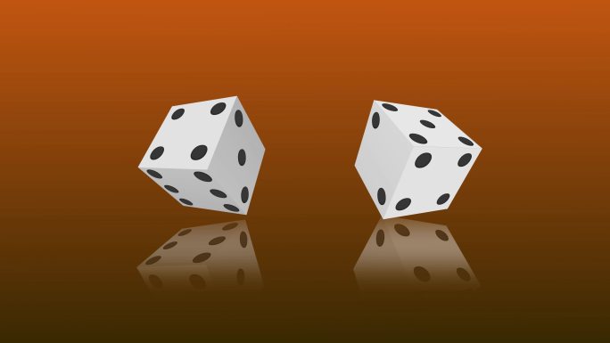 4K白色扑克骰子在橙色背景上随机滚动可循环