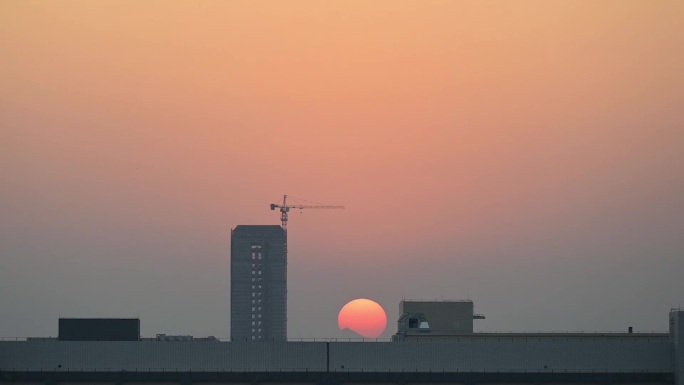 塔吊夕阳落山素材