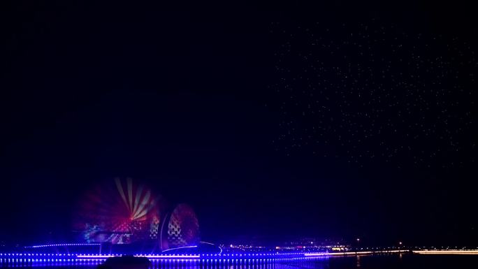 日月贝灯光表演