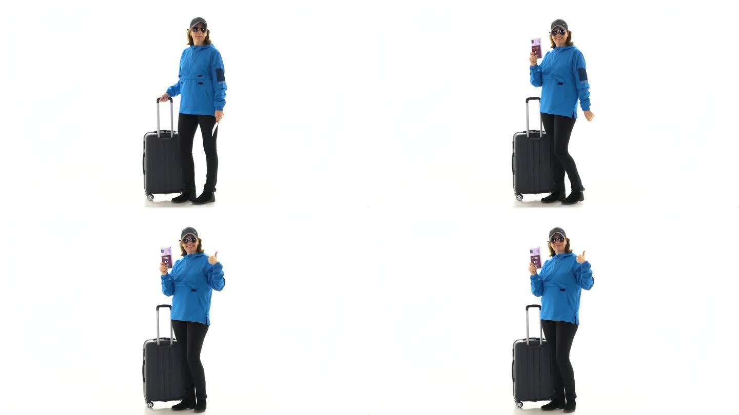一名携带旅行包行李箱的旅游女性在隔离区出示机票和护照