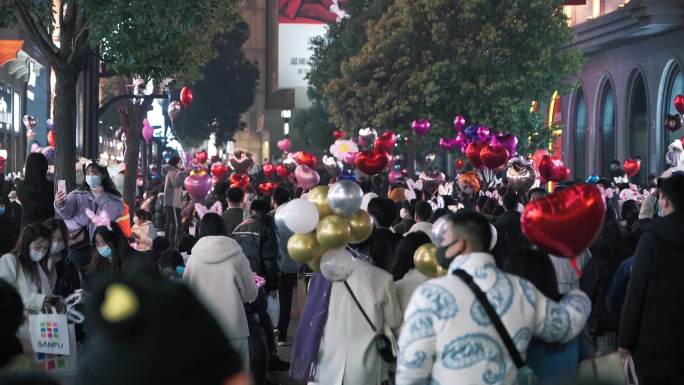 夜景节日气氛人群延时