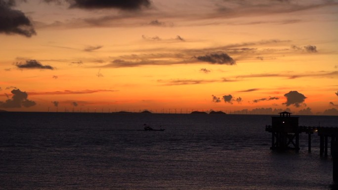 日出 朝阳 海边 渔船 出海 氛围
