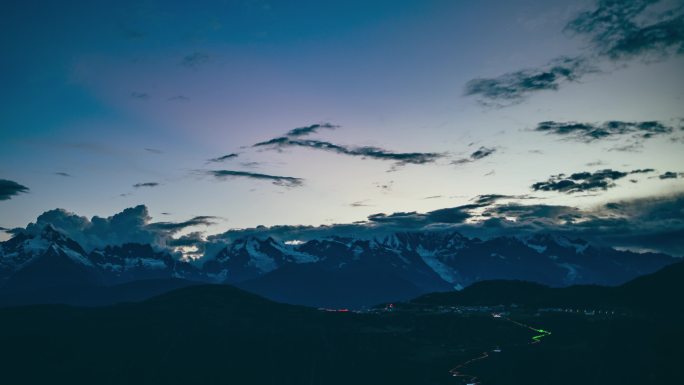 云南梅里雪山日落与星空延时摄影