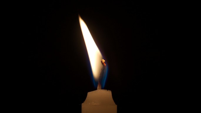 白蜡烛燃烧的蜡烛【大文件视频素材】