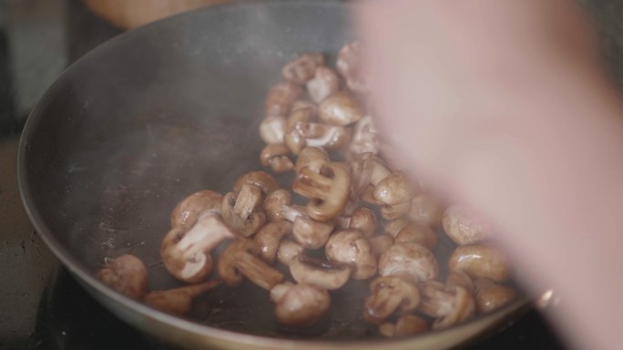 煮栗子蘑菇食用蘑菇、油炸、膳食、