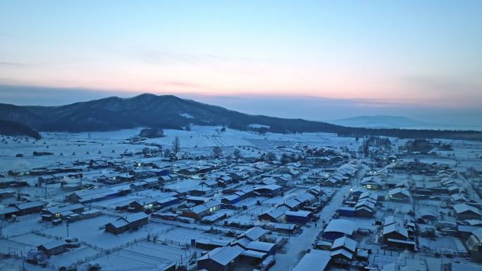 东北乡村雪后夜晚