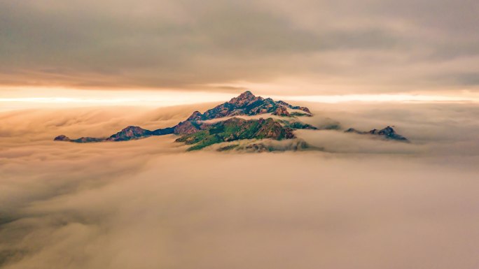 山峰云海