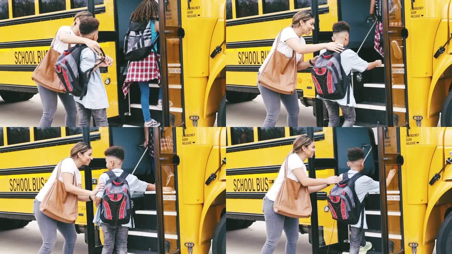 中年妈妈帮助儿子在开学第一天登上校车