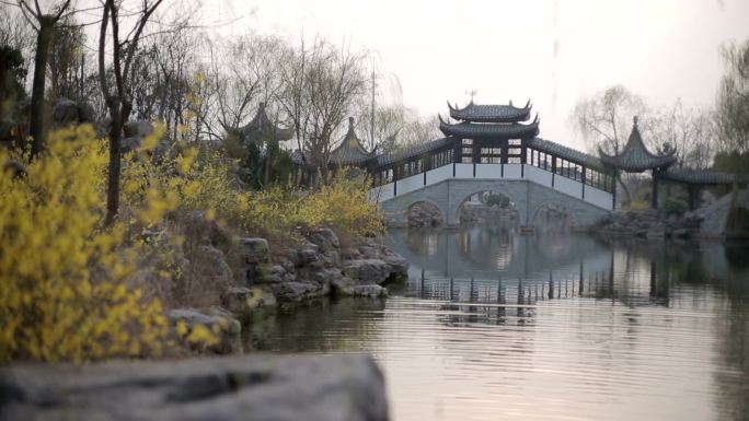 中国园林中国风湖泊河流古建倒影风雨桥