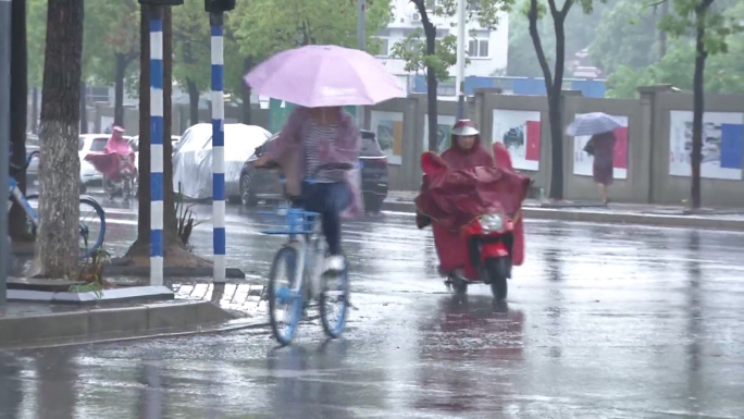 梅雨天 下雨天 暴雨警告