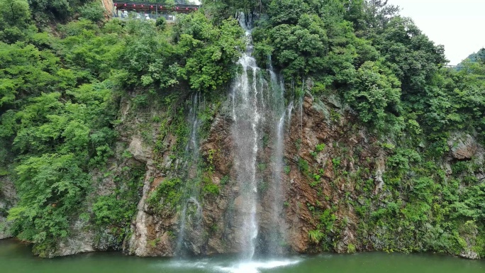 小瀑布石头山景区旅游瀑布
