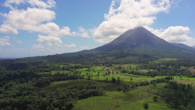 哥斯达黎加美丽的阿雷纳尔火山
