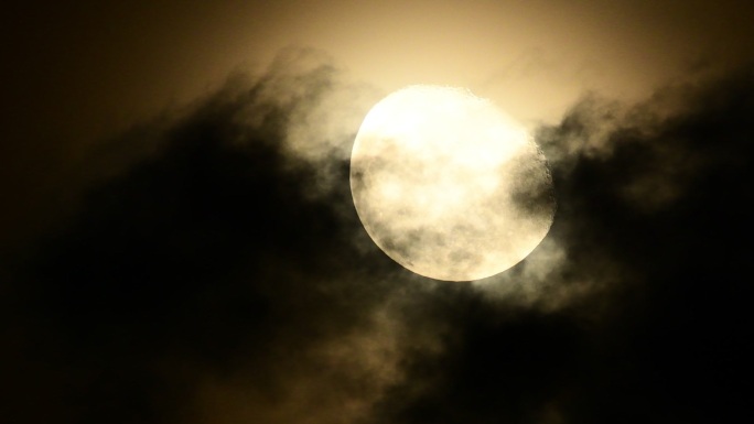 大月亮多云前期上弦月下弦月