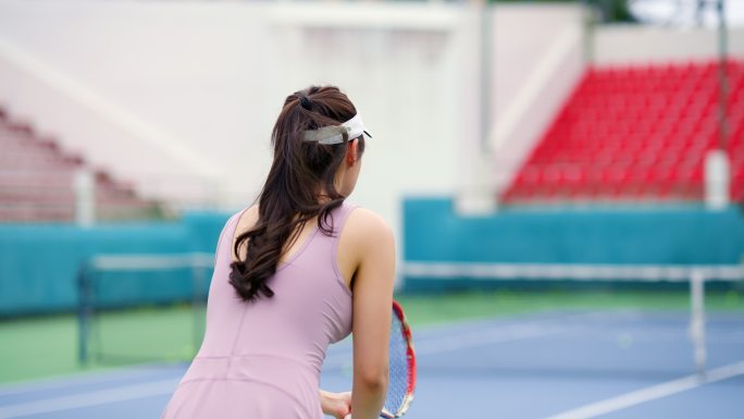 网球课网球是一项需要大量技巧的运动。