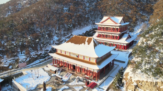 航拍山东威海里口山广福寺雪景