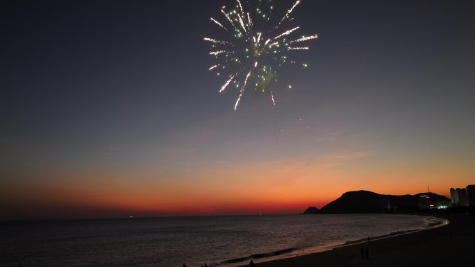 4k航拍 海陵岛海边夕阳烟花