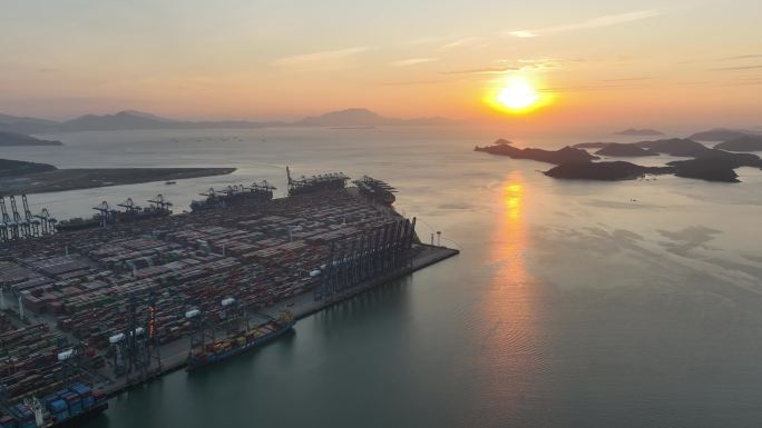 深圳 盐田港 集装箱 船舶 大海 靠港