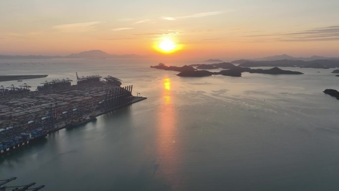 深圳 盐田港 集装箱 船舶 大海 靠港