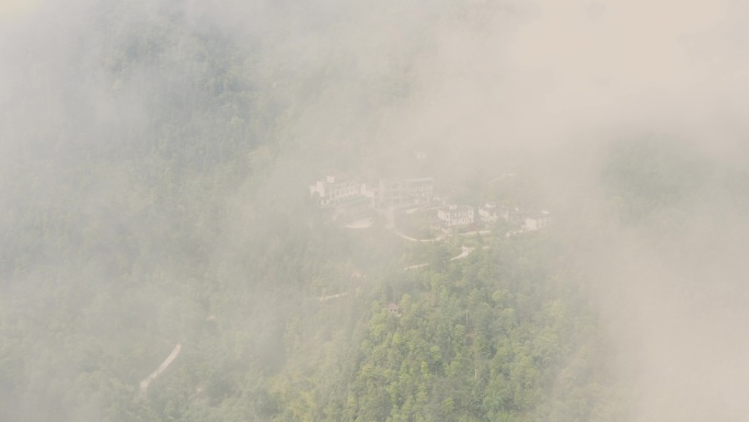 航拍大山乡村山村