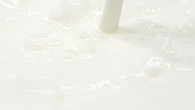 倒牛奶慢动作奶源奶制品奶油