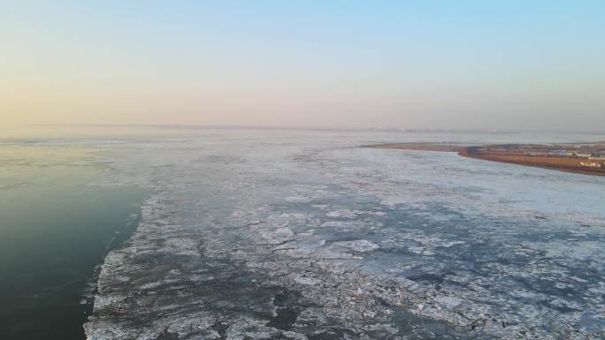 航拍冰海落日