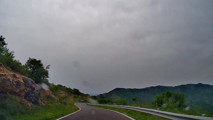 行车素材.阴雨中的妙峰山顶盘山路