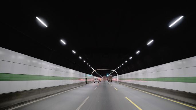高速隧道、过隧道、穿越隧道