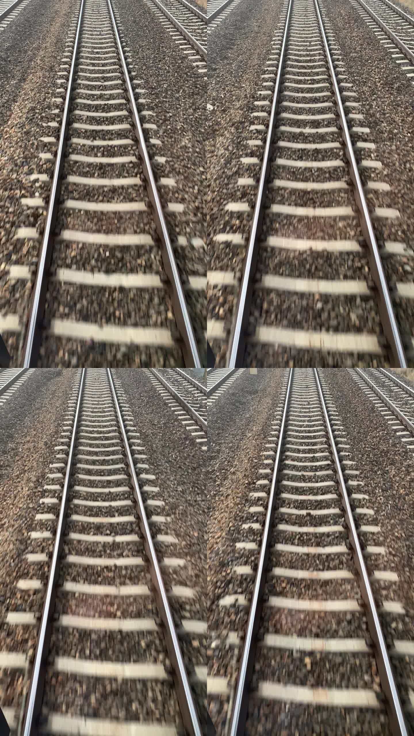 从火车上看铁轨