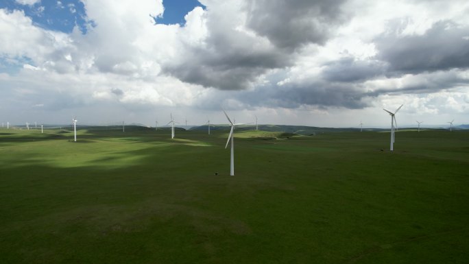 风力涡轮机鸟瞰图大风车选转发电机