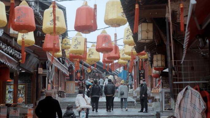 贵州青岩古镇热闹街景