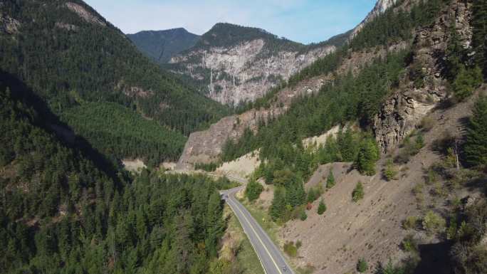 山口风景区山脉森林峡谷盘山公路航拍全景