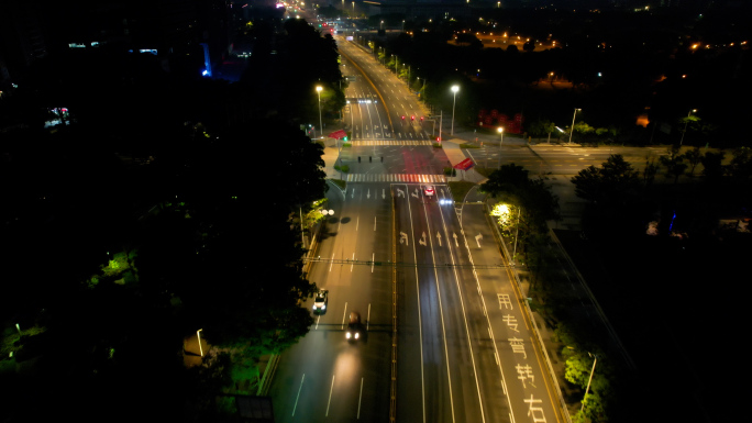 凌晨城市寂静的道路交通航拍