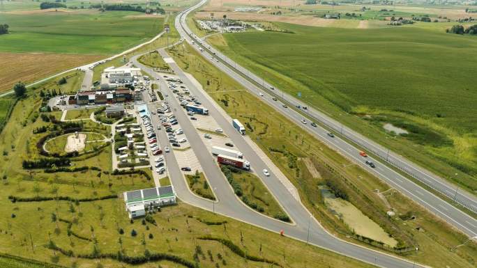 波兰假日-A1高速公路上的乘客服务区
