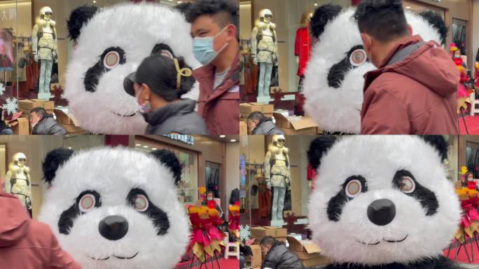 商场面前的熊猫布偶促销引流活动2