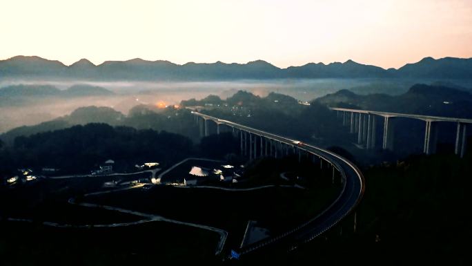 清晨周家山高架桥车流