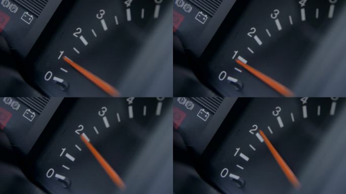 摩托车车速表仪表盘给油加速