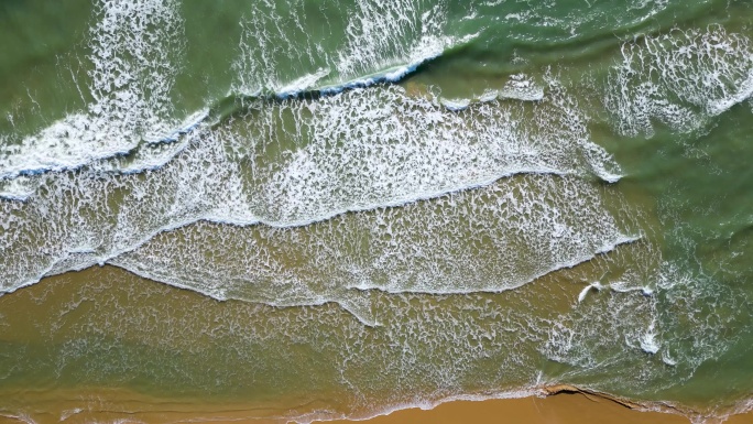 三亚海棠湾冲浪圣地的浪花航拍风景