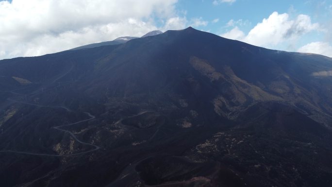 意大利西西里岛活火山埃特纳火山鸟瞰图