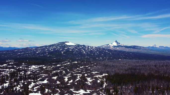 俄勒冈州三姐妹航拍雪山雪峰雄伟