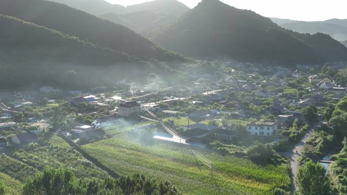 航拍千山山谷村庄风景