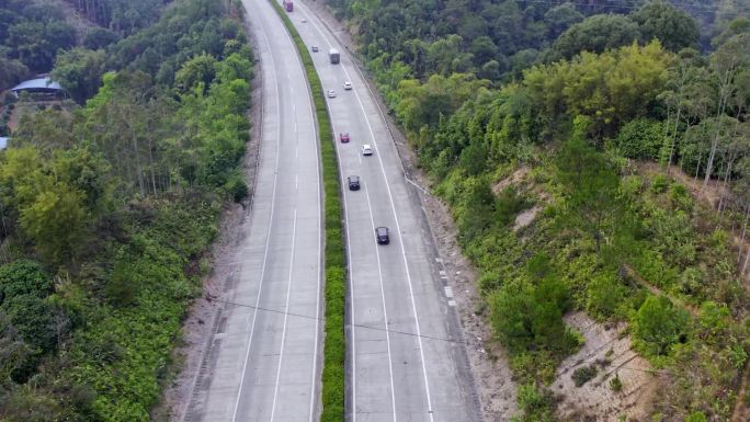 航拍高速公路车流