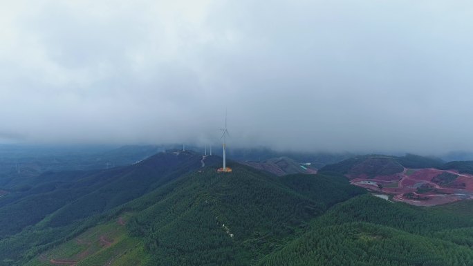 南方电网山顶大风车风力发电场