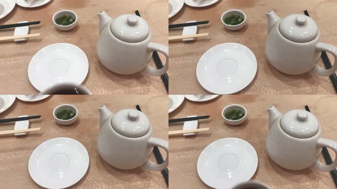 在中餐馆喝普洱茶吃早茶特写镜头瓷器