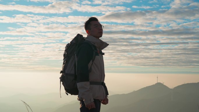 站在山顶