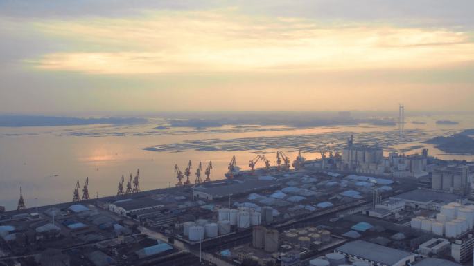 广西钦州港航拍夕阳黄昏作业区货船装卸