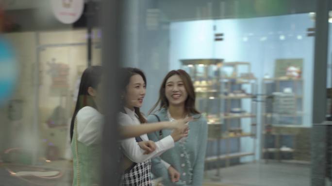闺蜜逛街 时尚生活 闺蜜买衣服