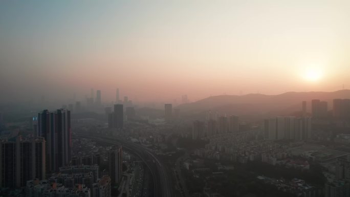 航拍雾霾下的城市