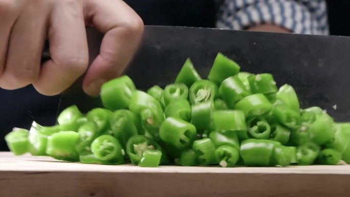 切青椒 美食类  切菜   蔬菜